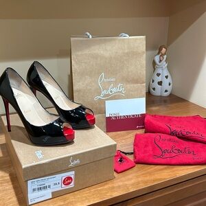 Christian louboutin very prive patent